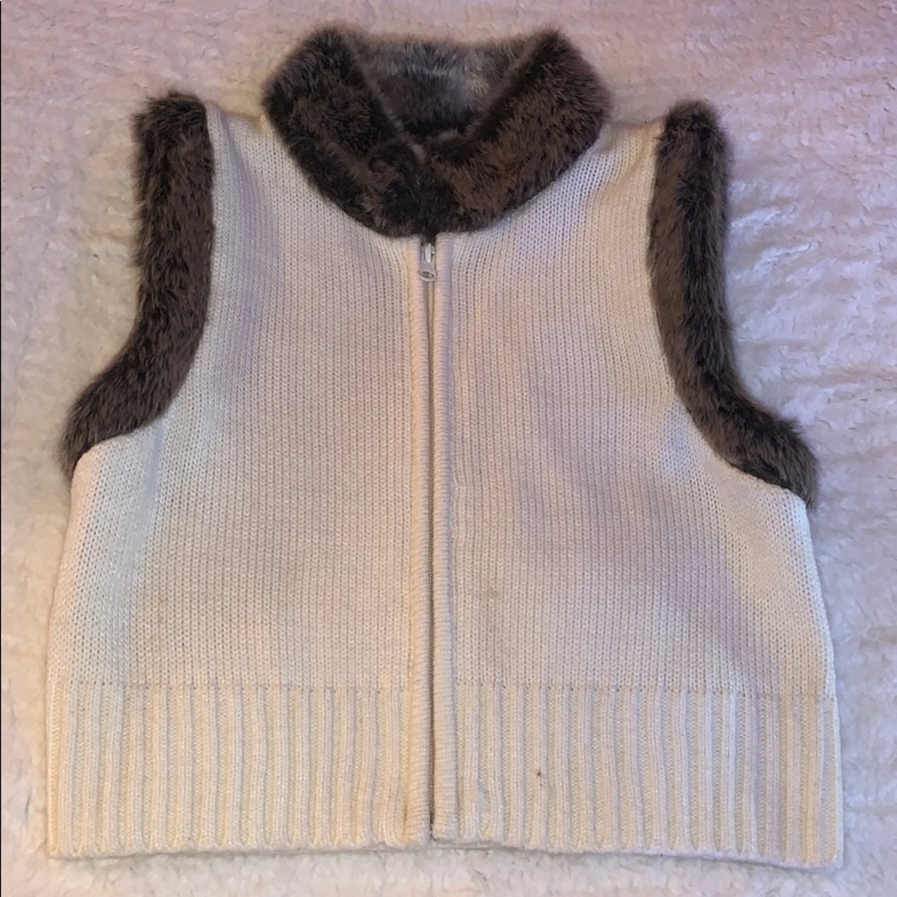Faux fur vest with zipper